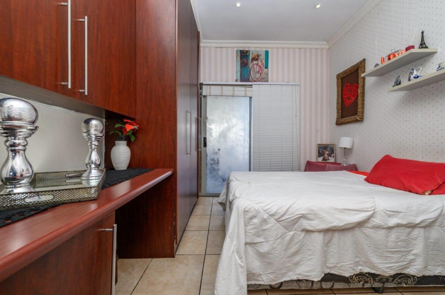 5 Bedroom Property for Sale in Van Riebeeck Hoogte Eastern Cape